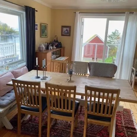 Hauaneset Cabin By Norgesbooking- Wonderful Location At Bjornefjorden Holiday home Revna